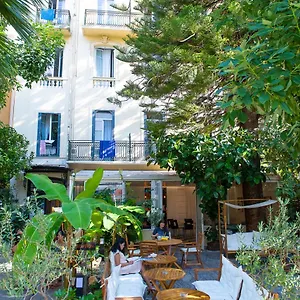 Hi Les Camelias Hostel Nice